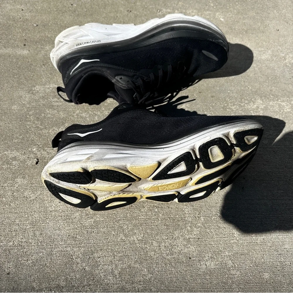 Hoka Bondi 8 Black and White Men's Shoes - Size 11